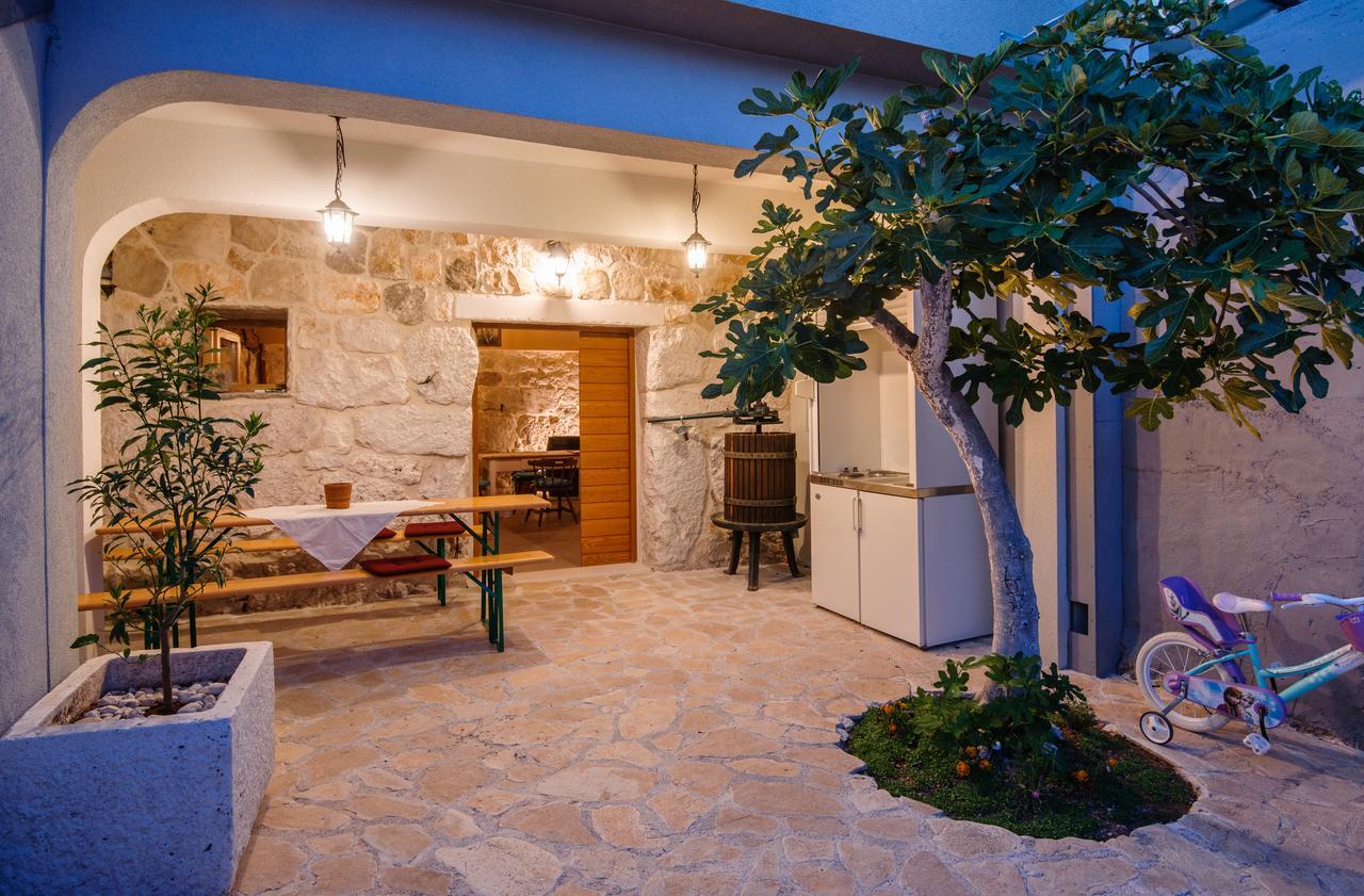 Villa Sv. Vid Sevid Exteriér fotografie